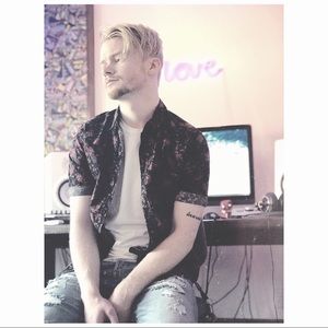 Meet your Posher, Jonny